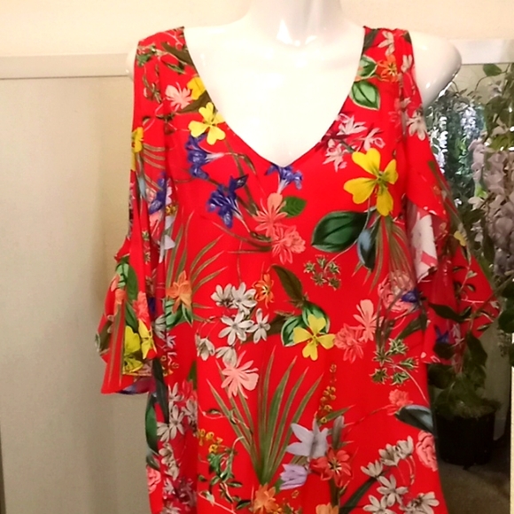 Karen Kane Floral Cold Shouldered Blouse - Picture 2 of 16
